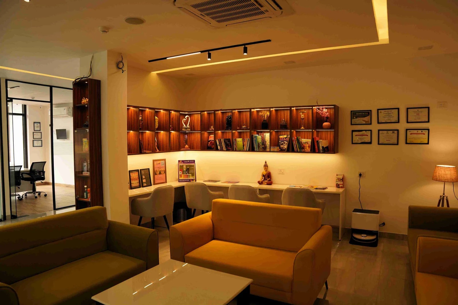 Waiting lounge at an NABH-accredited dental clinic in Delhi for international patients