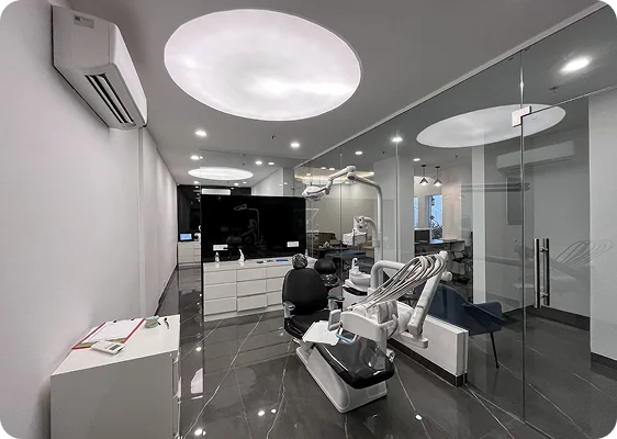 Dental implant treatment room at a vetted partner clinic in New Delhi, India